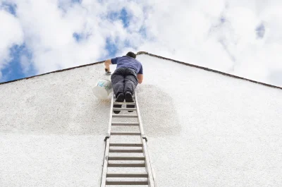 Peinture extérieure à la Neuville-à-Maire — façades et ravalement